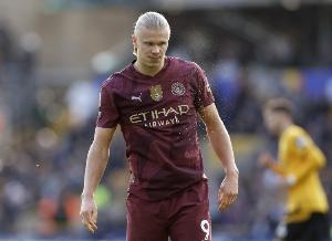 无缘英超金靴三连❓哈兰德落后萨拉赫6球，此前仅两人三连金靴