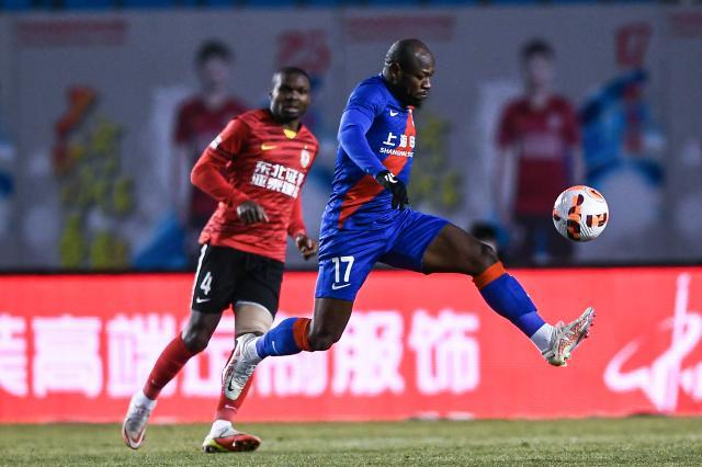 【中超】亚泰0比0申花：刘若钒中柱 巴索戈失单刀